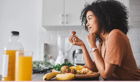 Nutritionists Say Eating These Foods at Night Improves Sleep