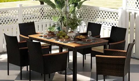 This Outdoor Dining Set Looks Designer but Costs Way Less 