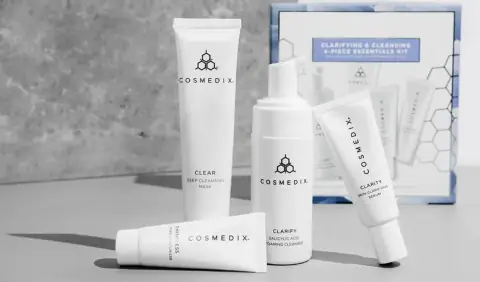 I Tried This Clarifying Skincare Kit and My Skin Loved It 